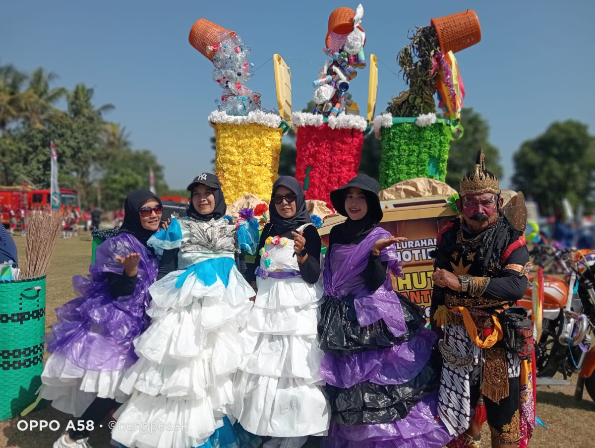 Ibu-ibu kader memberikan Edukasi terkait pengelolaan sampah agar menjadi Berkah.