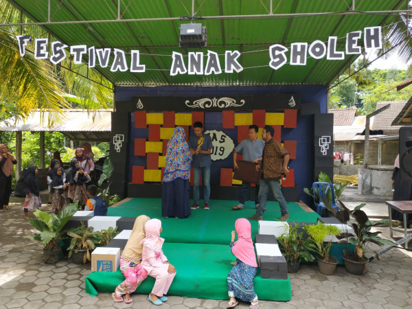 Festival Anak Sholeh Dusun Gumulan