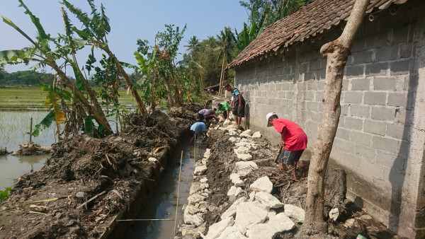 Progres Pembangunan Bangket di RT 001 Dusun Gumulan