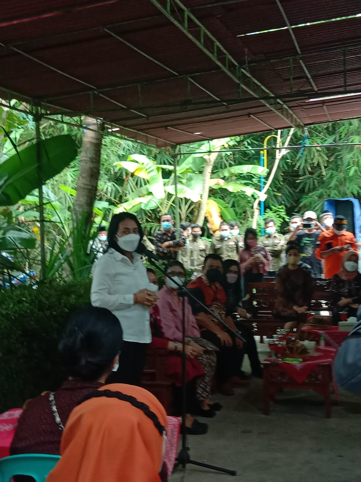 Mengenal Lebih Dekat Pengrajin Anyaman Pandan di Kampung KB Gumulan, Menteri PPA Sambangi Pengrajin