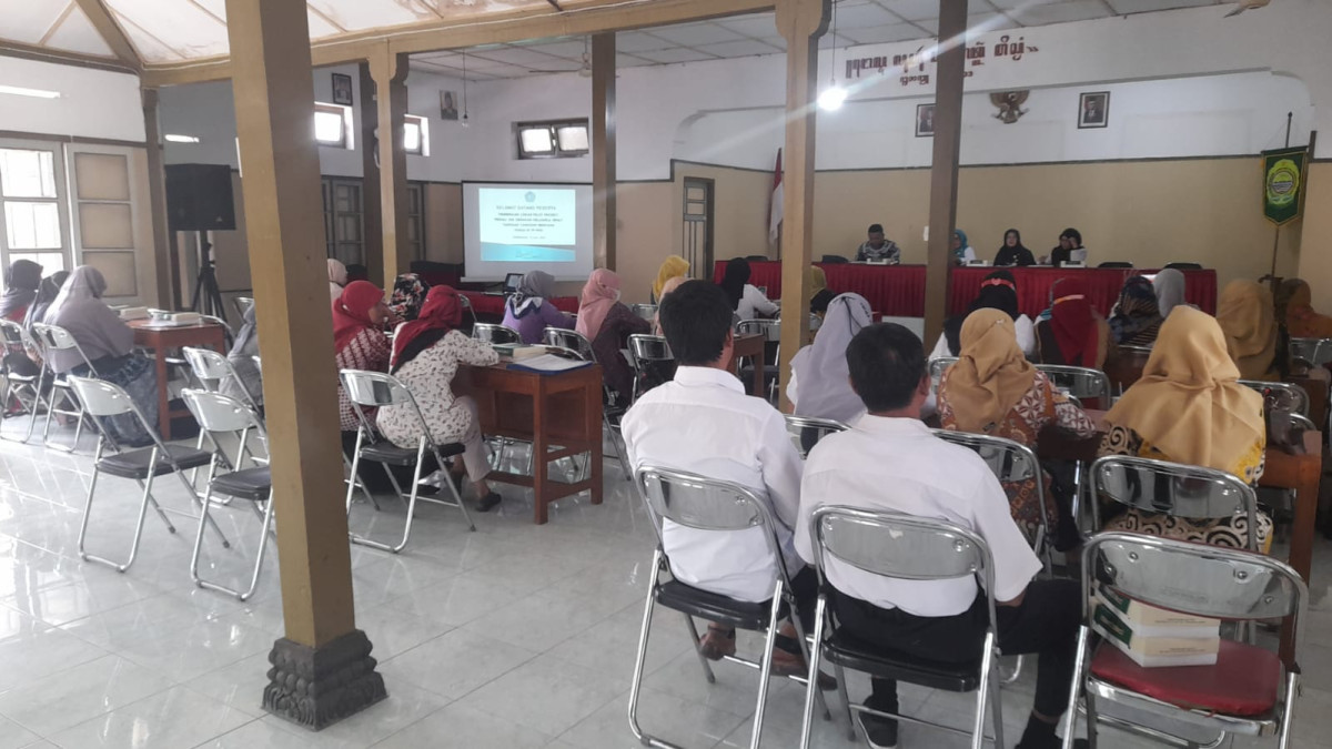 kegiatan forum pertemuan pembinaan ketahanan keluarga berbasis poktan Tribina di Kampung KB Kalurahan Trirenggo Rabu 17 Mei 2023
