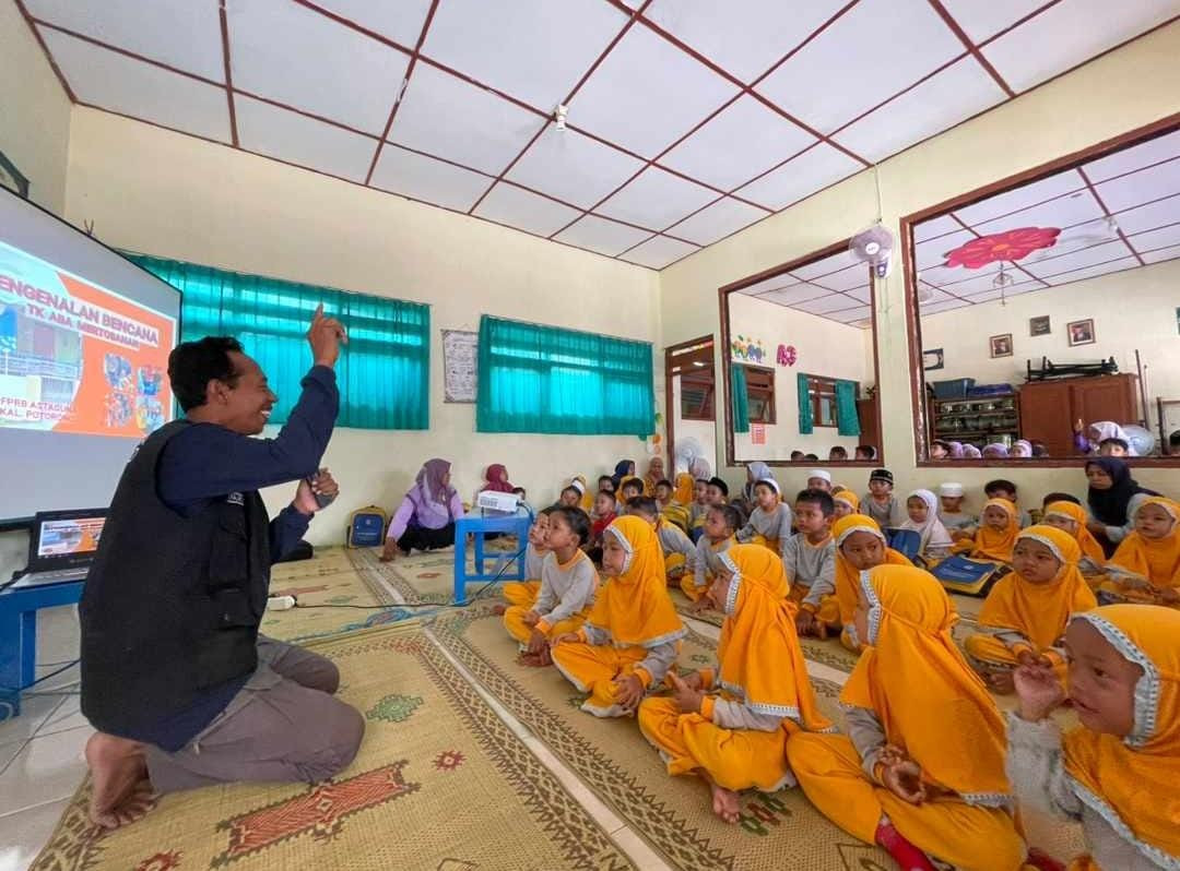 Sosialisasi edukasi kebencanaan bersama FPRB Astaguna potorono