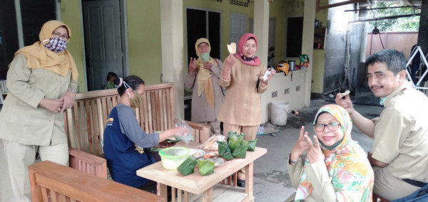 Kunjungan Kel. UPPKS oleh Dinas PPKBPMD