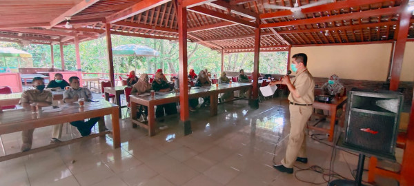 Pak kabid kb menjelaskan pemhuatan peta jalan