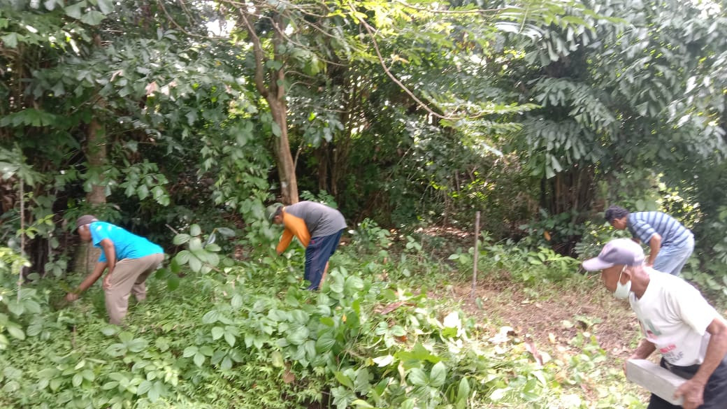 Pemasangan patok sisi selatan