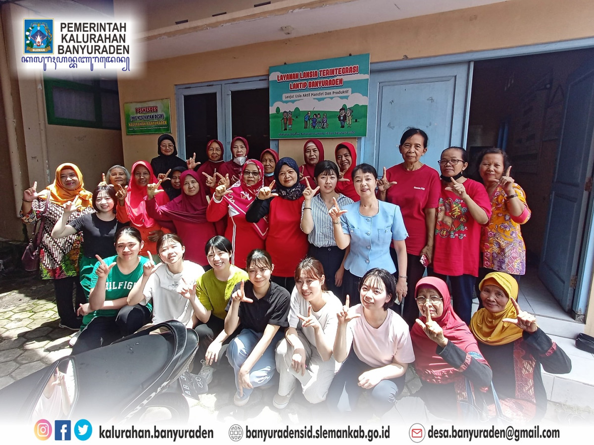 MAHASISWA KANSAI UNIVERSITY JAPAN  belajar membuat telur asin dengan lansia Banyuraden