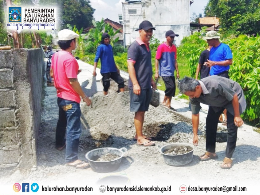 PERKERASAN JALAN USAHA TANI DI DUSUN KANOMAN SELESAI DIKERJAKAN