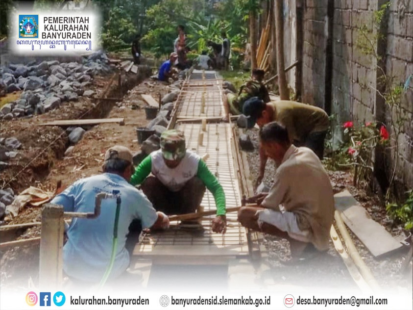 PAVINGBLOK JALAN LINGKUNGAN DUSUN GADINGAN SELESAI DIKERJAKAN