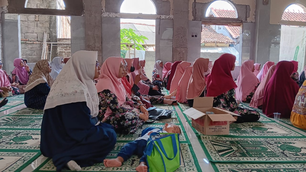 Pengajian ibu2 yg penuh menyala semangat untuk belajar meningkatkan spritual