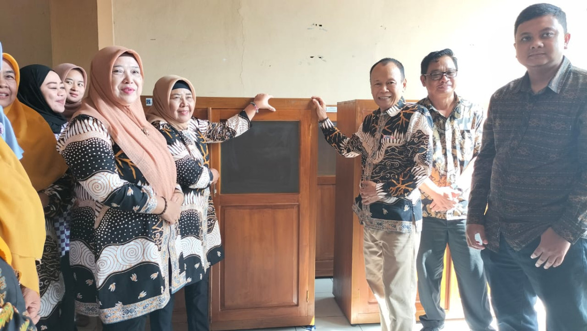 Dokumentasi penyerahan almari