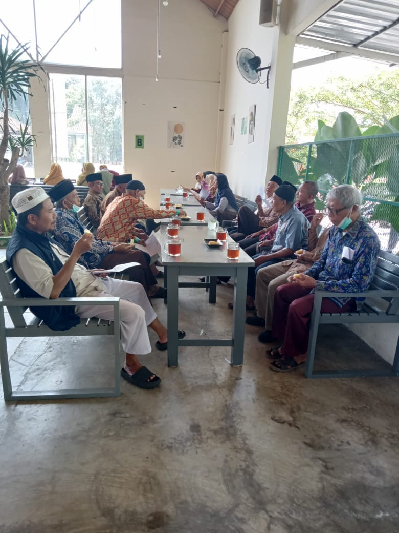 Refresing bareng untuk lansia