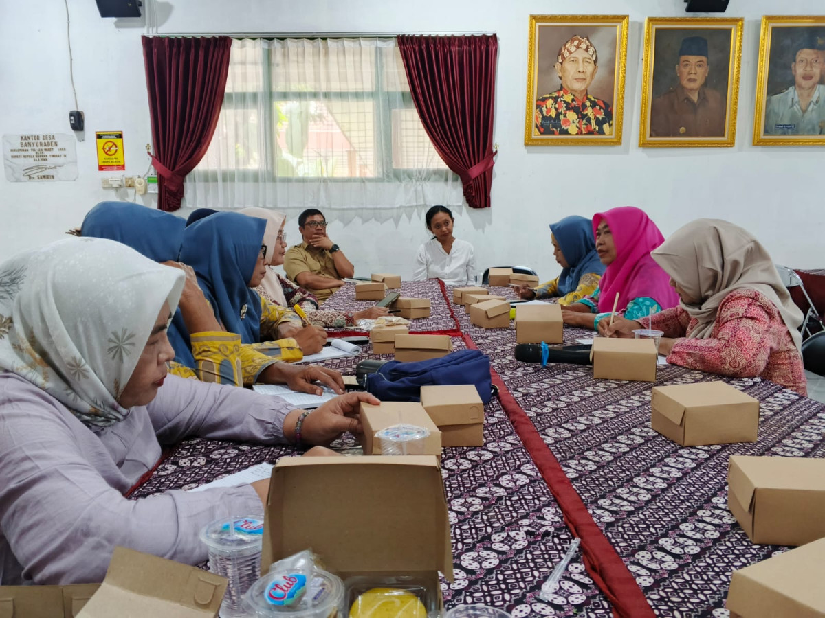 Koordinasi oleh ketua Poskesdes Banyuraden, ibu Dwi Suwarni