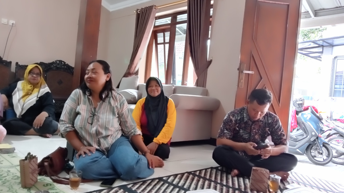 Pertemuan rutin anggota UPPKA DUSUN SOMODARAN, KALURAHAN BANYURADEN