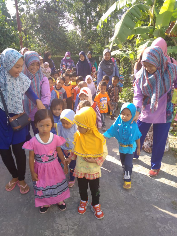 Taman Gizi SPS Tunas Kusuma Dongkelan XIII, dan Jalan sehat keluar lingkungan sekolah