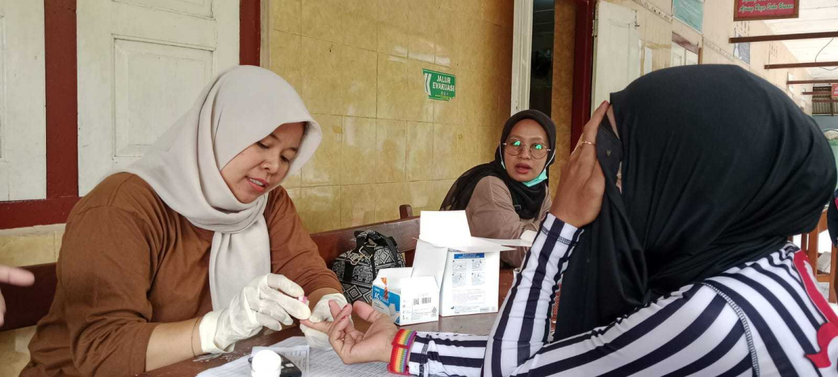 Skrining PTM cek gula darah