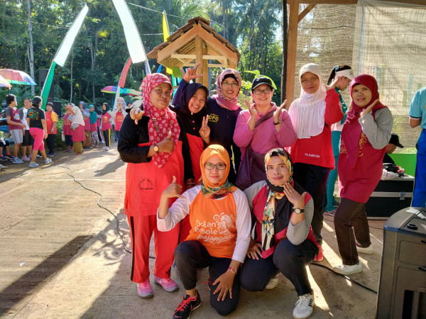 Senam dipasar Tani KWT Citra Pertiwi