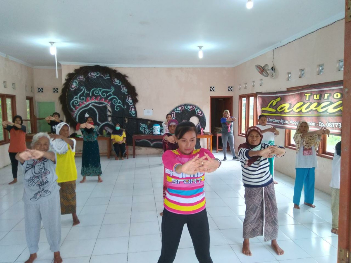 Senam Lansia "SIAGA" minggir III