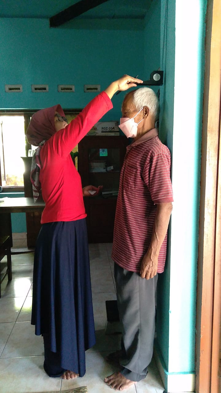 dusun Tengahan 12  Yandu lansia