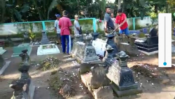 Tradisi Gotong Royong Pasang Nisan, Pada Peringatan Seribu Hari Orang Meninggal