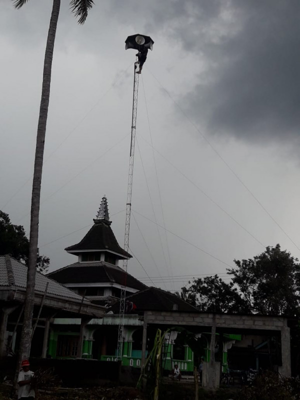 Pemasangan Pengeras suara