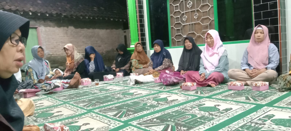 Kegiatan Pengajian Malam Jum'at Wage Padukuhan Kregolan