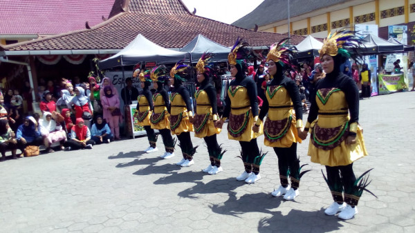 kegiatan kesehatan senam germas dan lomba senam 