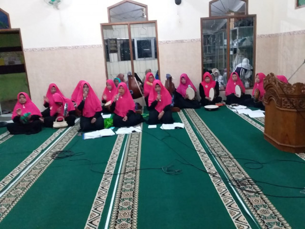 Seksi Agama, Pengajian rutin malam Jum'at pertama di masjid al Haq di padukuhan  Pondok