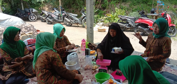 Pertemuan Rutin Ibu-ibu Anggota KWT JOHO MANDIRI, pengolahan pepaya