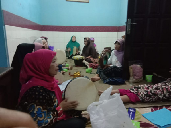 seksi budaya, latihan hadroh di padukuhan gempol