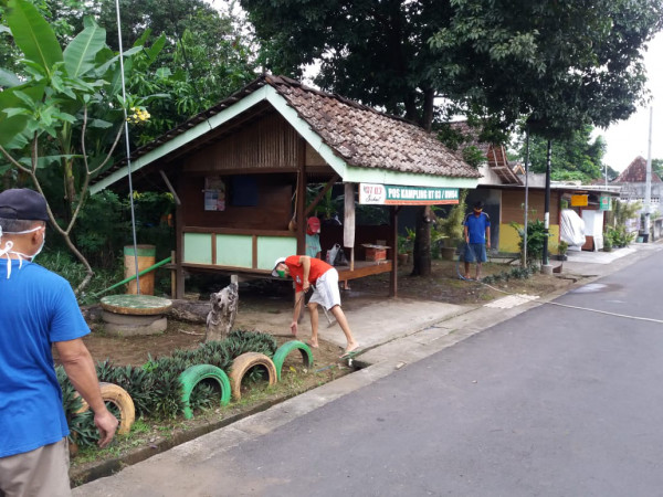 Seksi Lingkungan, kerja bakti di padukuhan Manukan