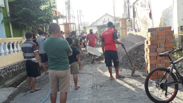 Seksi lingkungan, Kerja Bakti pengecoran Gapuro di Padukuhan Ngropoh