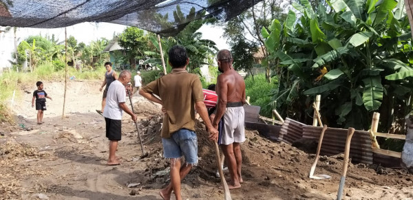 Seksi Lingkungan, Kerja bakti di lingkungan balai pedukuhan Ngringin 