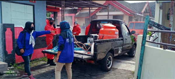 Seksi Lingkungan, Kegiatan penyemprotan disinfektan oleh Destana