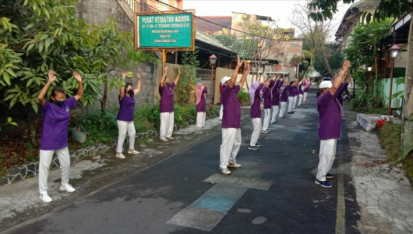 Senam tera di Blok ll RW 17 setiap Rabu sore dan Sabtu pagi  di padukuhan Dero