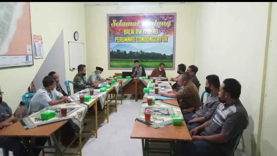 Rapat koordinasi Pangruktiloyo Blok ll RW 17 Perumnas ,