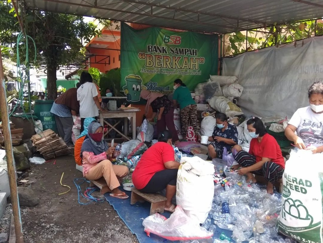 Kegiatan BANK SAMPAH BERKAH RT 07 RW 60 PADUKUHAN JOHO,