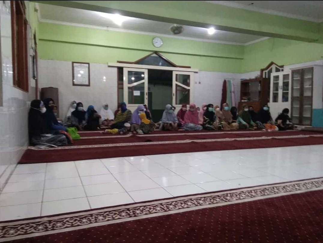 Pengajian Rutin Ummul Khasanah RW12 Karangasem Gempol, di tempat Mesjid Al Mujahidin