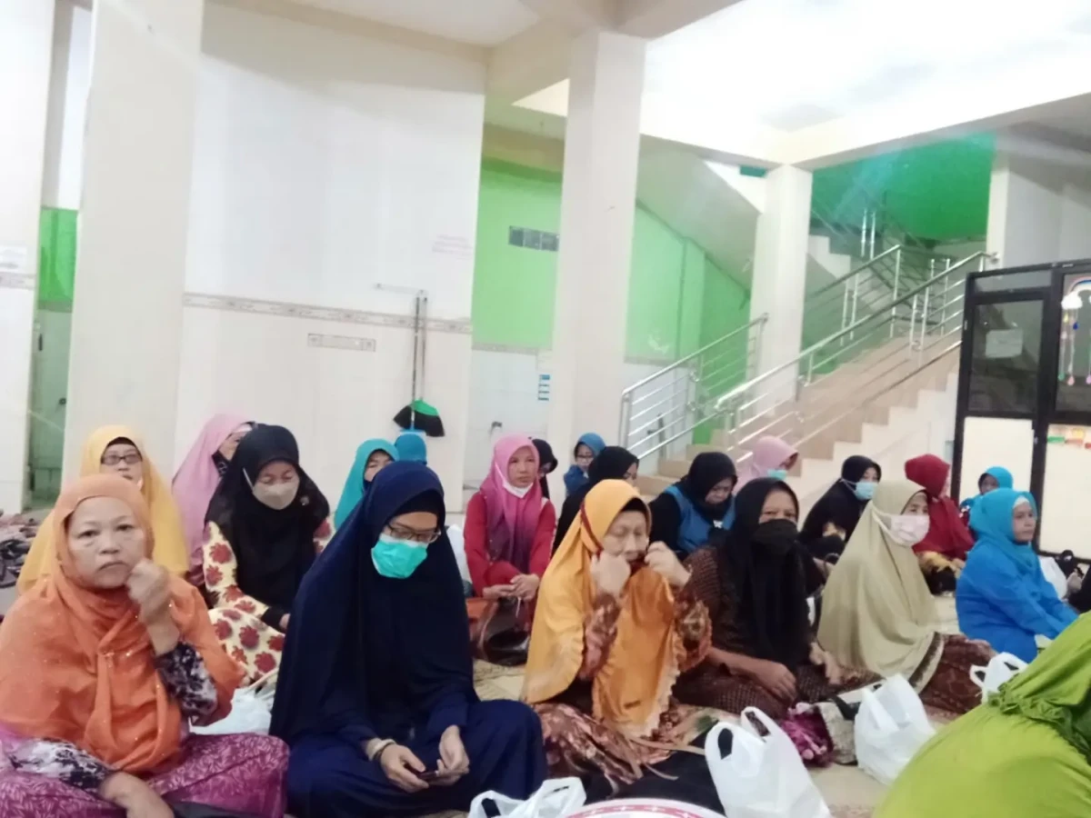 Kegiatan pengajian rutin malam rabu   Ibu2 joho RT 07 RW 60 PADUKUHAN JOHO