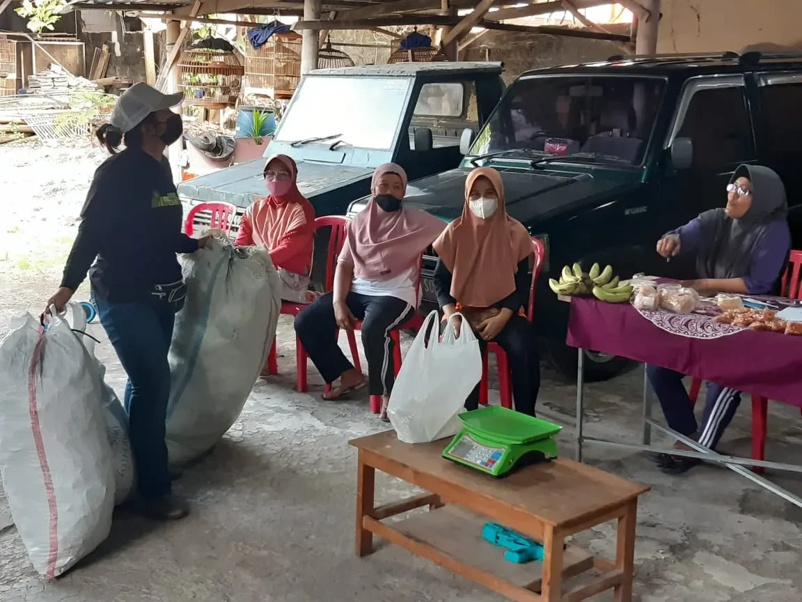 Pelaksanaan Bank Sampah padukuhan Manukan  Hari..........senin  Tgl............26.09.2022