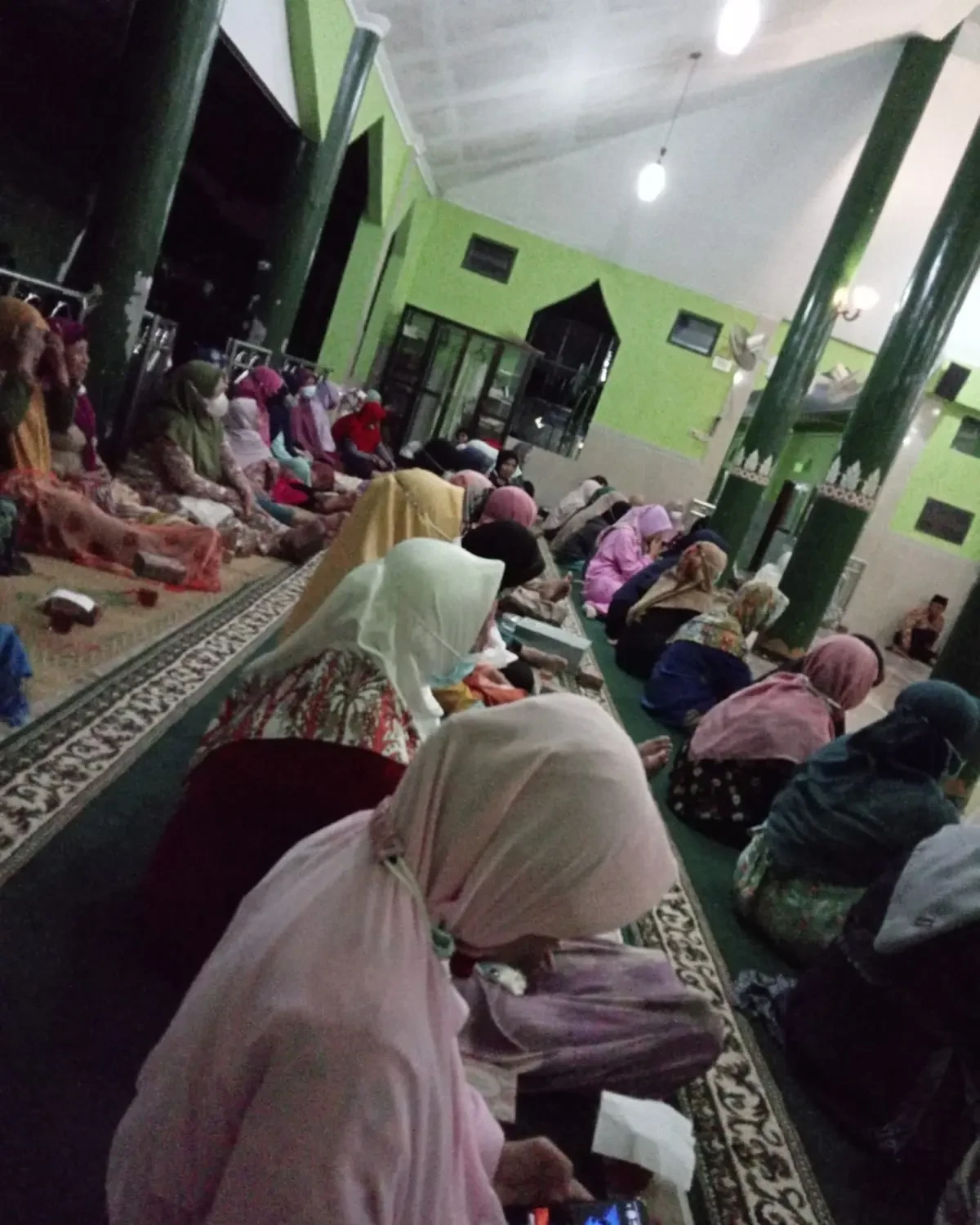 Pengajian rutin malam sabtu  jumat  tgl 7 okt 2022 jam 20 .00 sd  21 00 di masjid nurul hidayah  kayen