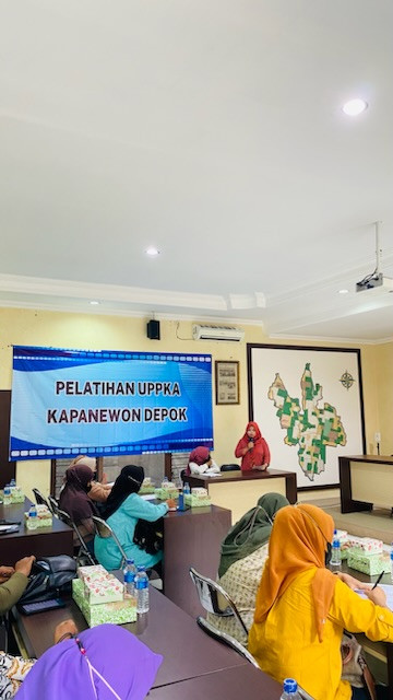 Kegiatan Pelatihan UPPKA Kampung Keluarga Berkualitas Pelatihan Pembuatan Batik Parijoto