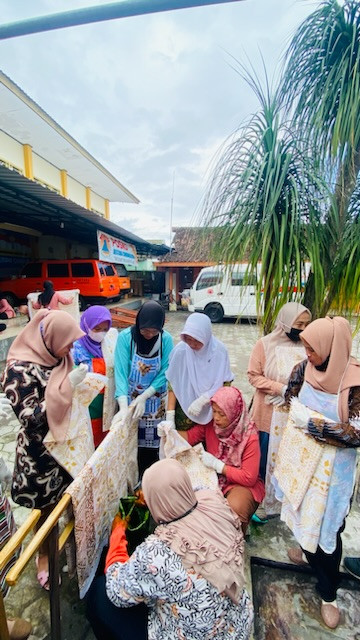 Proses Pencelupan Kain untuk mendapatkan Warna