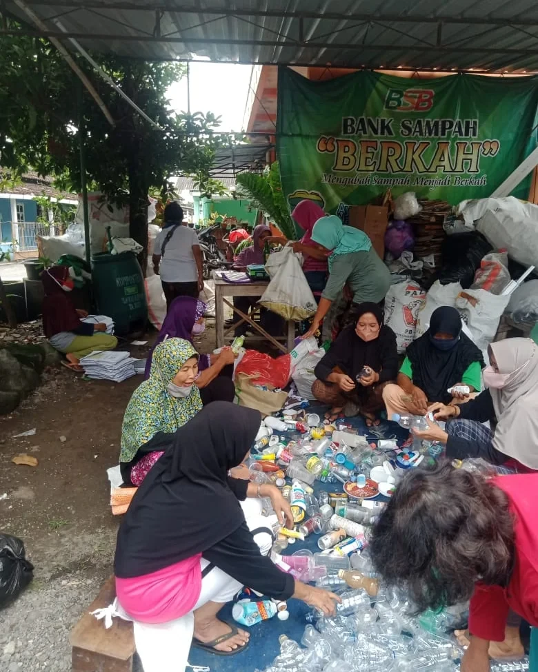 Kegiatan bank sampah berkah joho RT07 RW 60 PADUKUHAN JOHO