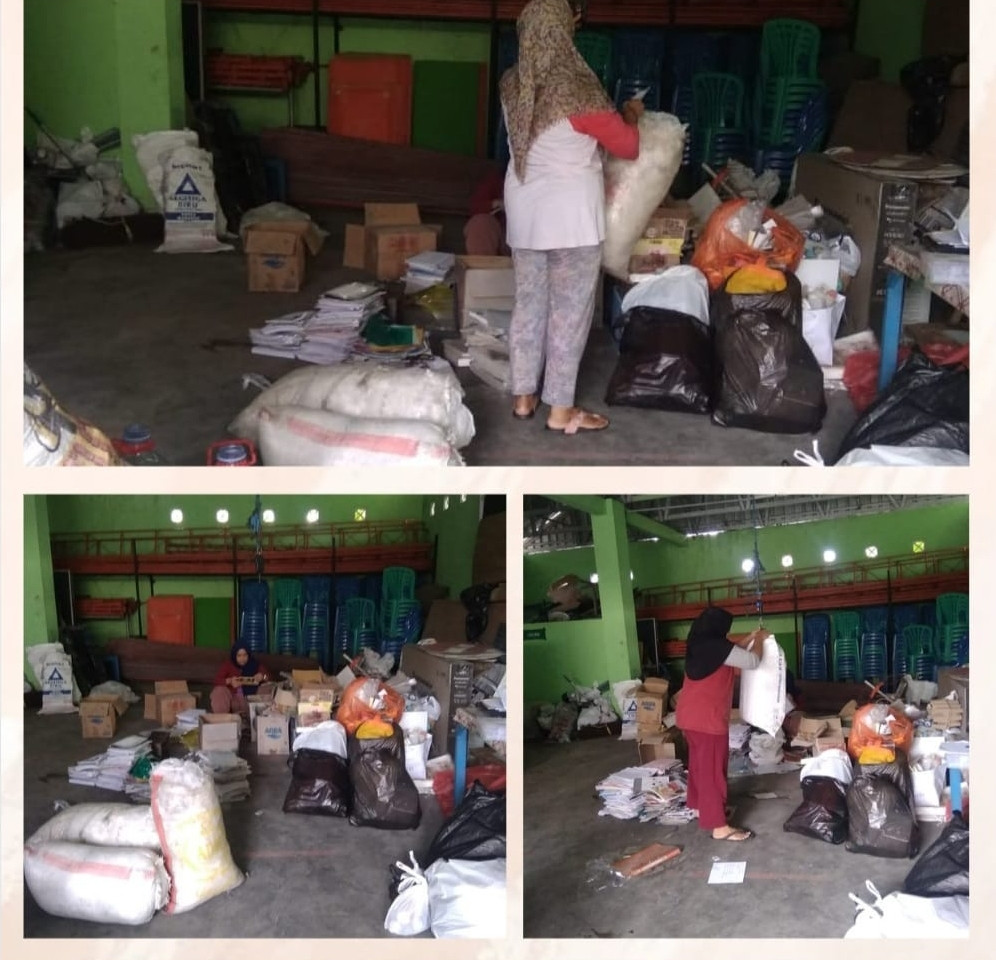 Giat rutin Bank sampah Kasturi RT04 RW12 Karangasem Gempol   Minggu 5 Maret 2023