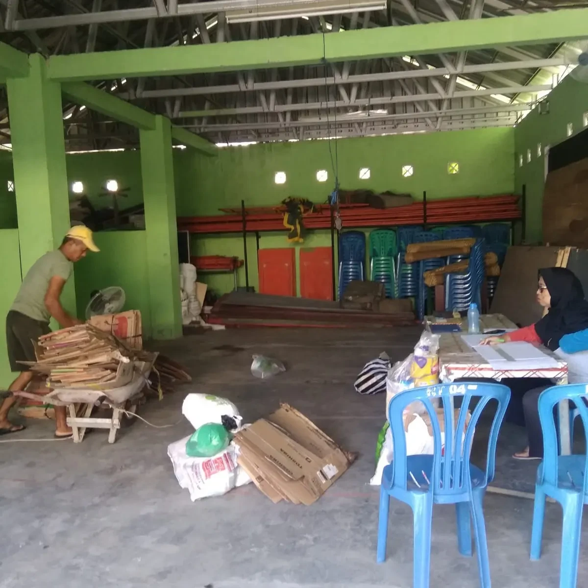 Kegiatan rutin Bank Sampah Kasturi RT04 RW12 Karangasem Gempol