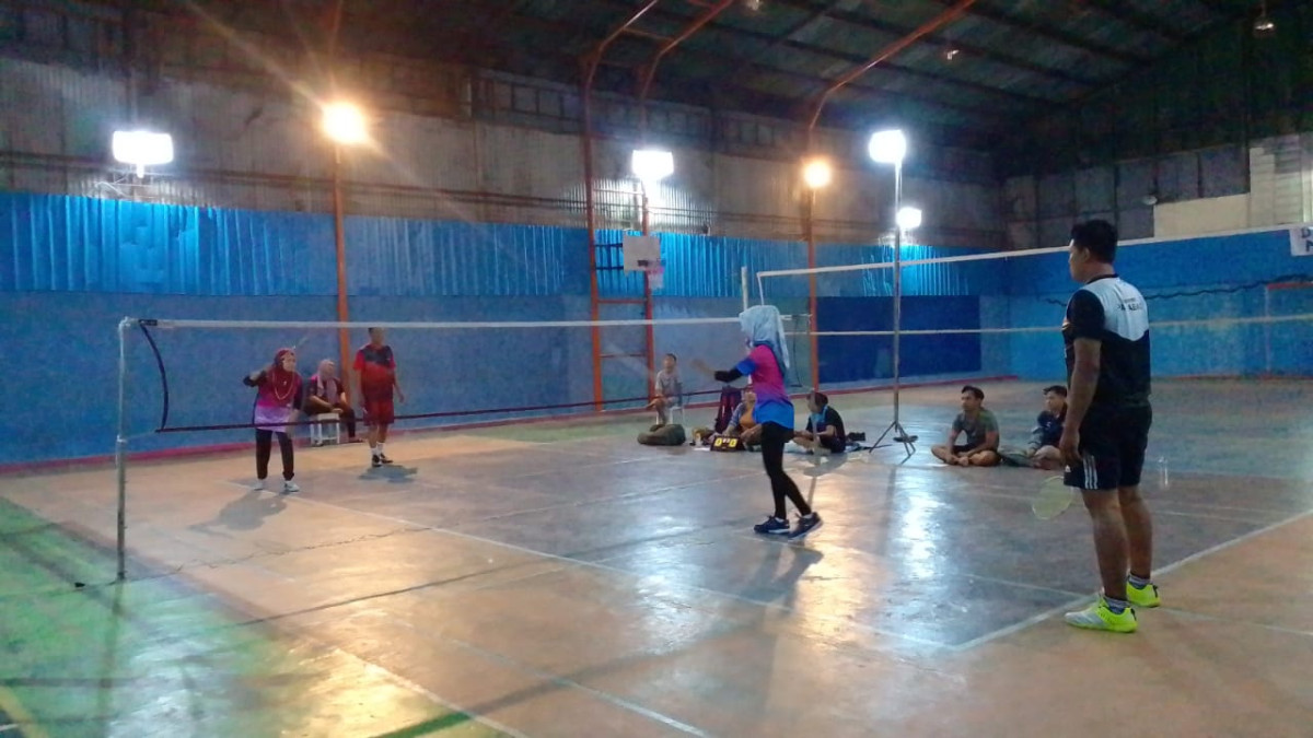 lomba badminton GANDA PUTRA Dalam rangka memperingati HUT RI KE 78  di Padukuhan Dabag