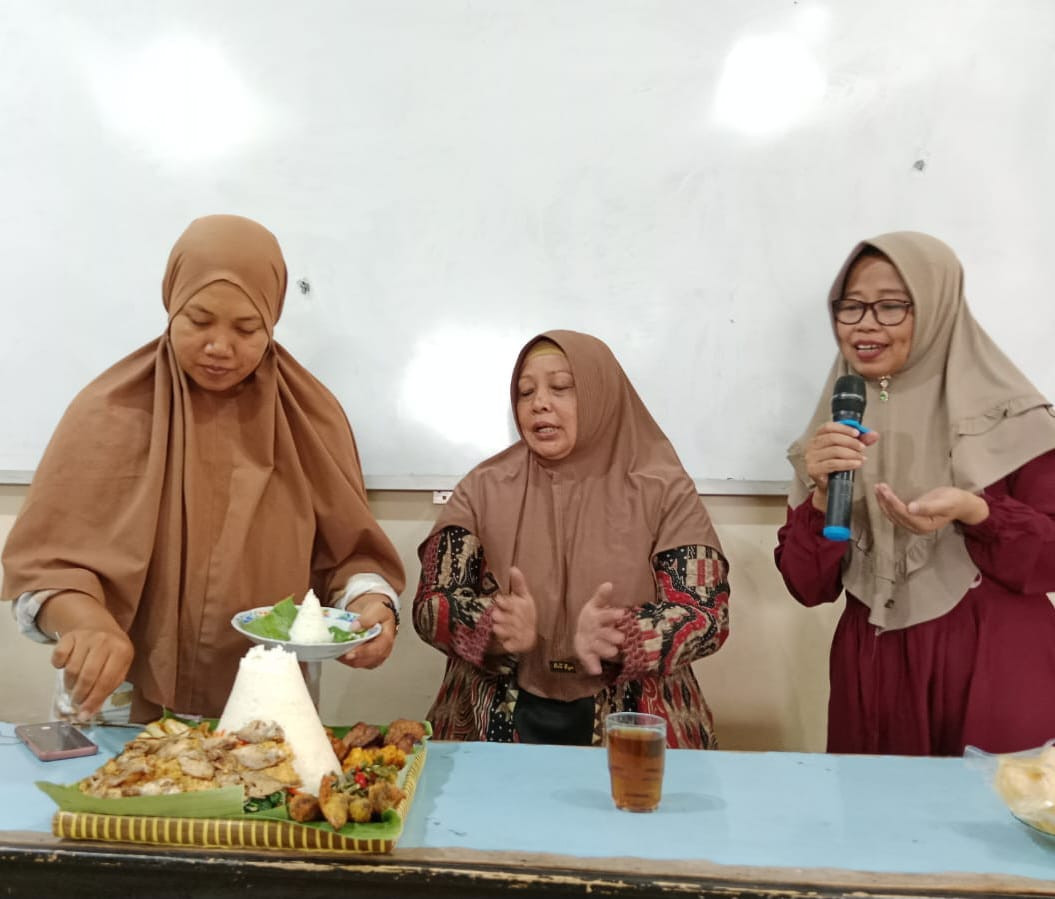 Pertemuan Rutin Pengurus dan Anggota KWT Dewi Sri