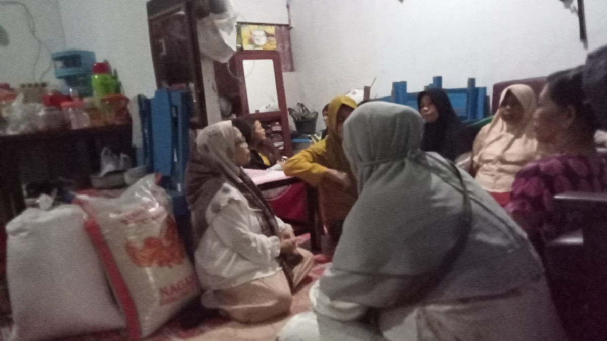 Silaturahmi ke rumah ibu Juminem yang sedang berduka