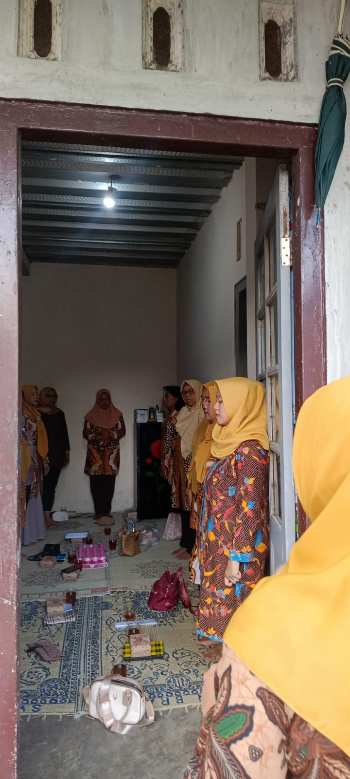 Pertemuan dan Arisan ibu ibu pengurus RW 45 Padukuhan Kayen