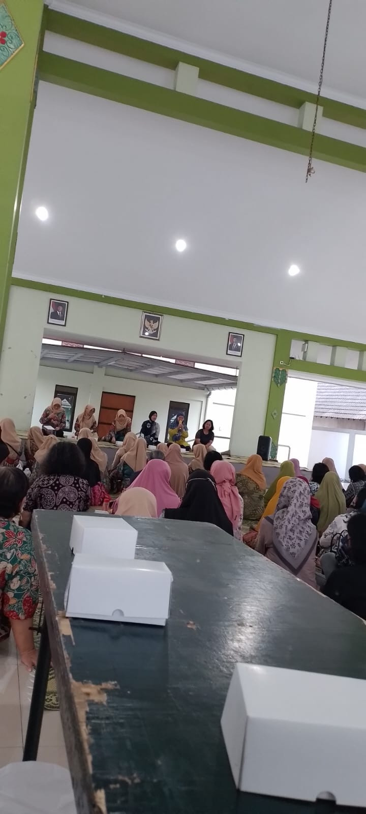 Pertemuan Ibu2 PKK RW :30  gejayan